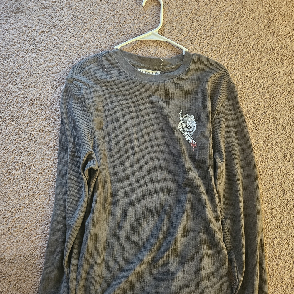 Retrofit Long Sleeve Shirt - Gray with Embroidered Detail